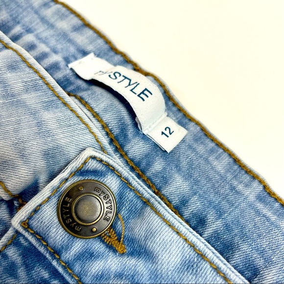 Cut off shorts embroidered flowers faded look great shape! - Picture 2 of 5